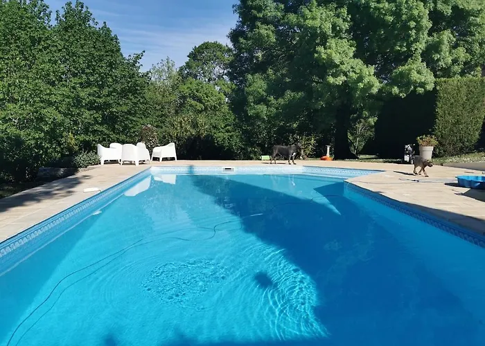 Maison De Charme Saint-Georges-des-Agoûts